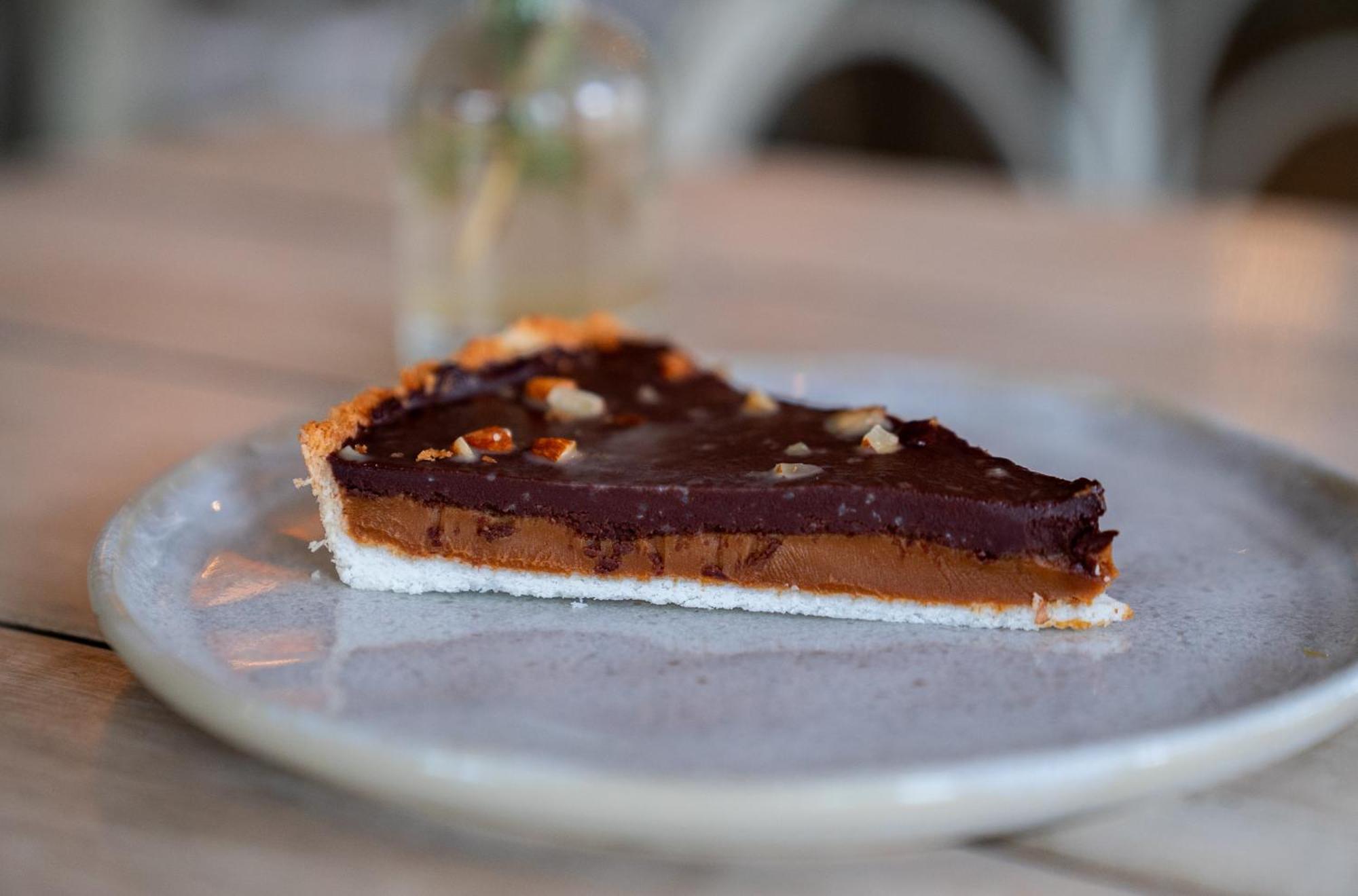 Casagrande Hotel & Beach Club Хосе-Игнасио Экстерьер фото A slice of chocolate and salted caramel tart