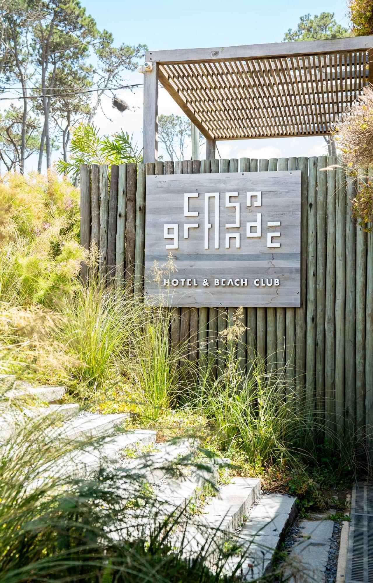 Casagrande Hotel & Beach Club Хосе-Игнасио Экстерьер фото Entrance sign